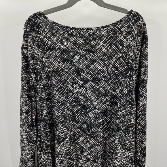 J. Jill Wherever Collection Stretch Asymmetrical Shark Bite Hem Pull Over Top - Picture 3 of 12